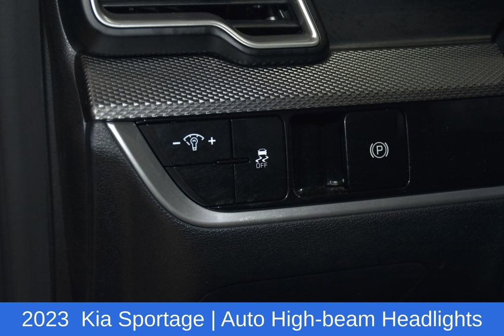 Used 2023 Kia Sportage LX image 10