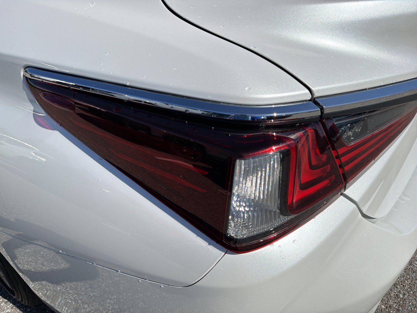 Used 2023 Lexus ES 350 w/ Premium Package FWD image 12