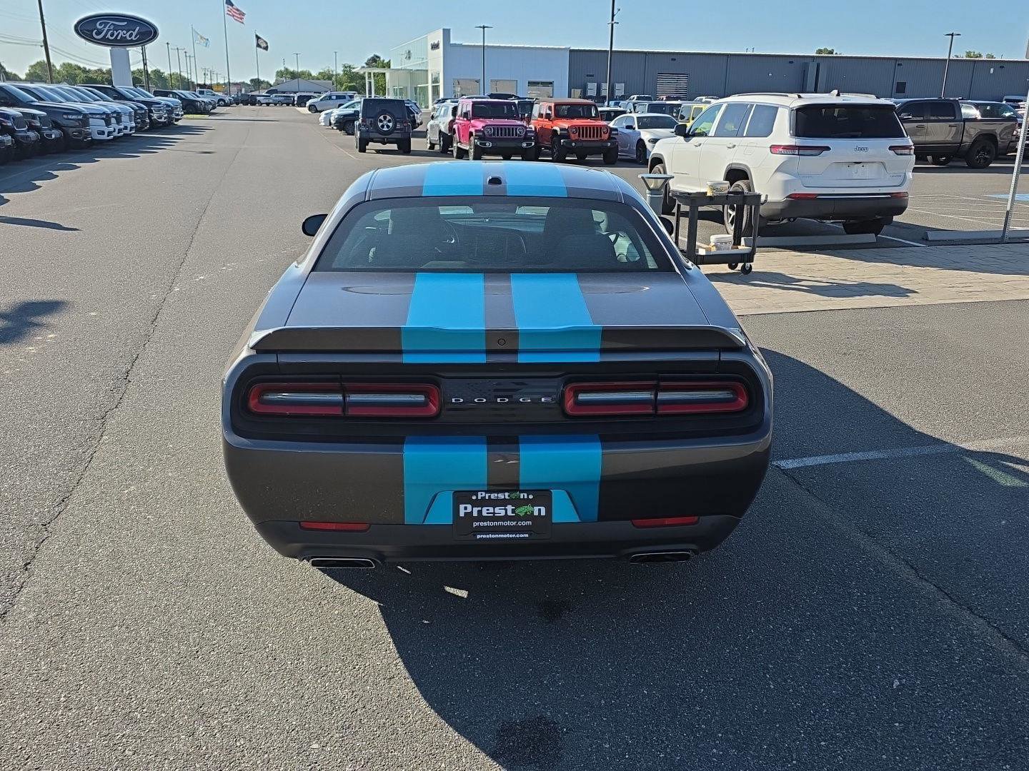 Used 2017 Dodge Challenger R/T w/ Sound Group RWD image 9