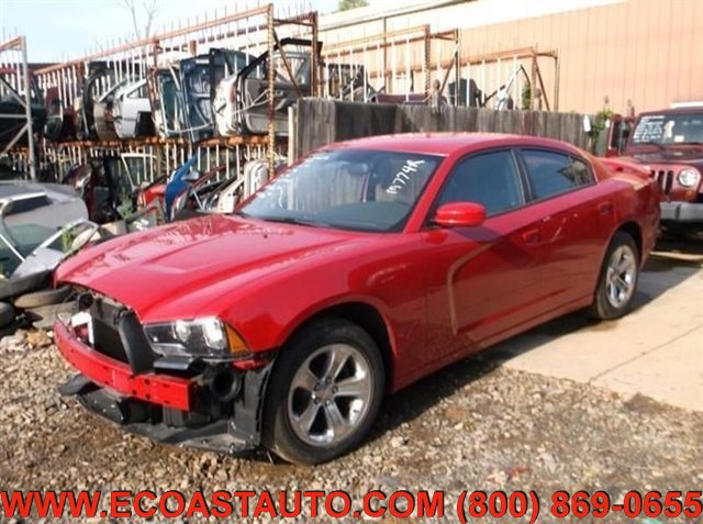 Used 2013 Dodge Charger SE w/ Sport Appearance Group RWD image 2