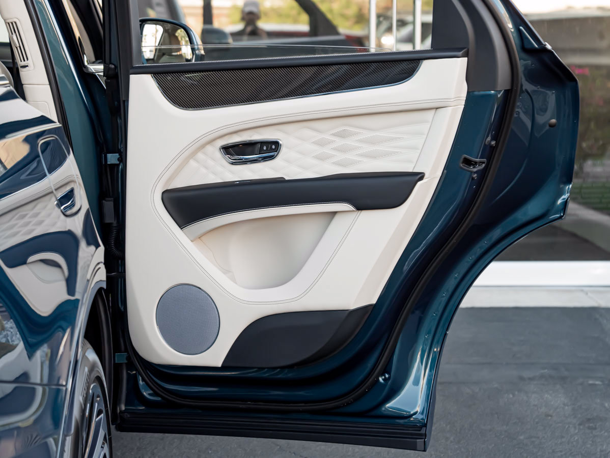 New 2027 Bentley Bentayga AWD/4WD image 36