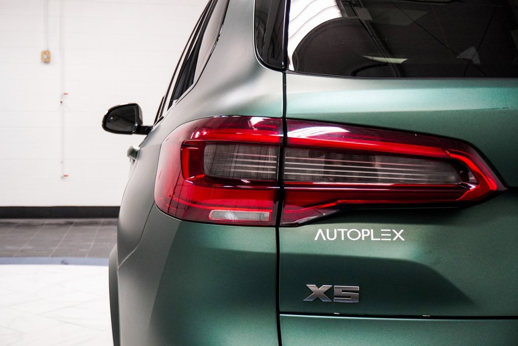 Used 2020 BMW X5 M50i w/ Premium Package image 14