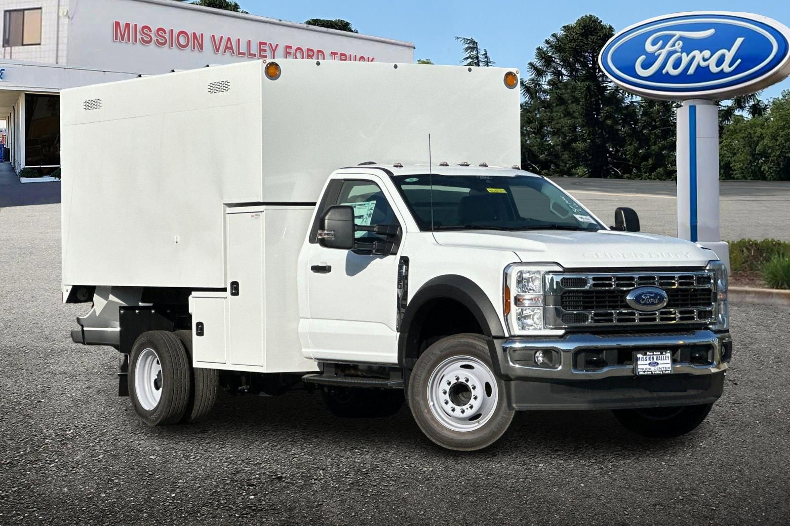 New 2025 Ford F550 2WD Regular Cab Super Duty w/ XL Chrome Package video 2