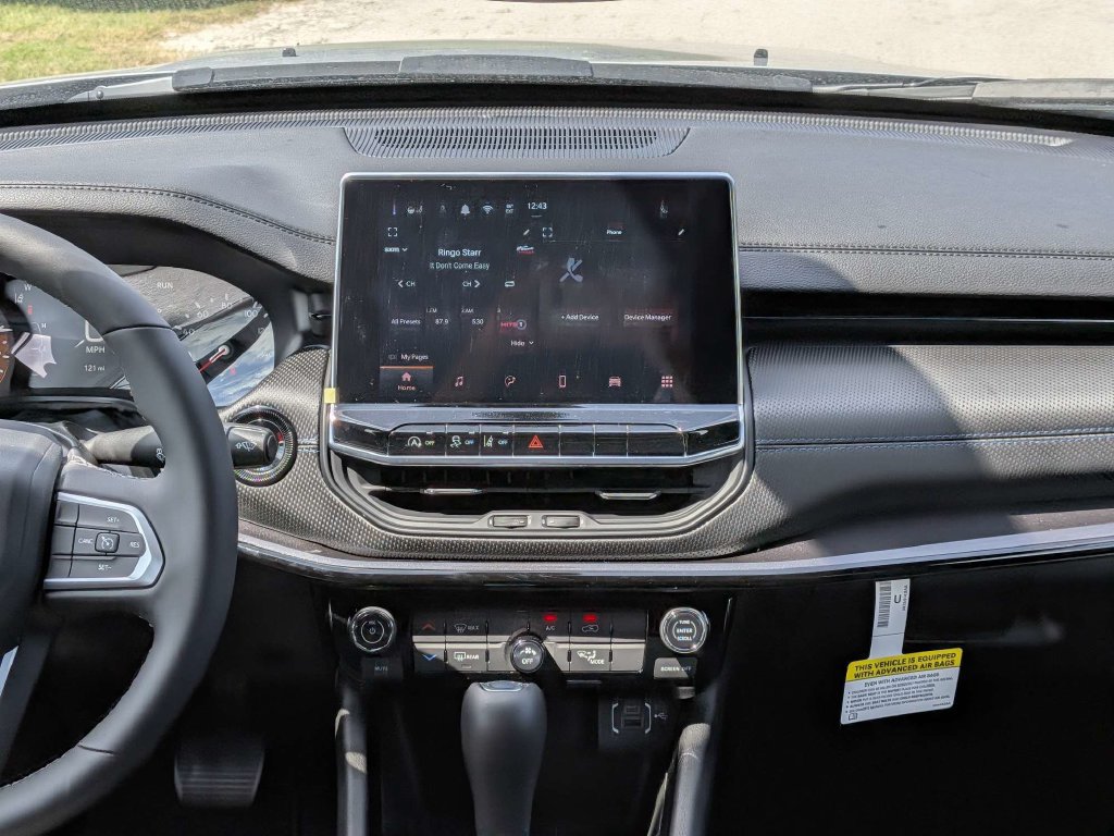 New 2026 Jeep Compass Latitude AWD/4WD image 18