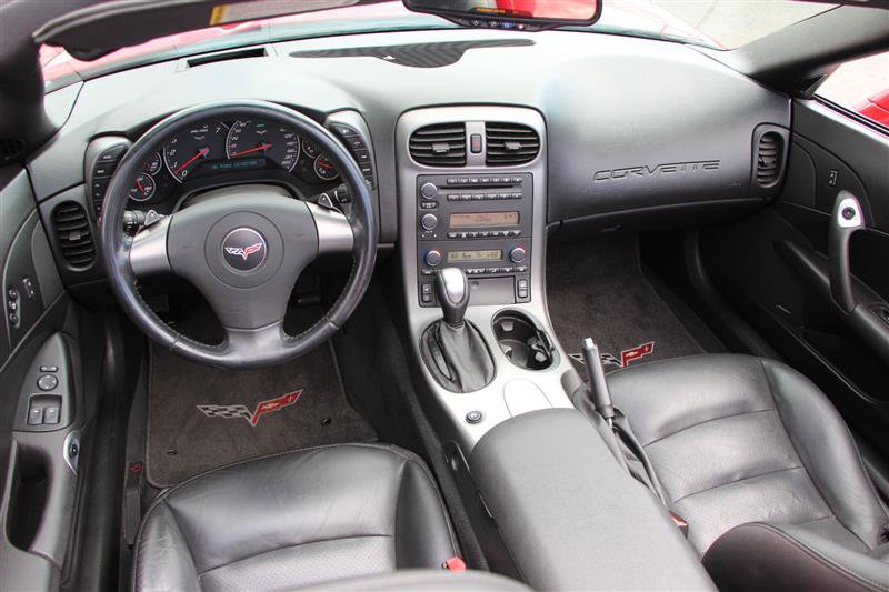 Used 2006 Chevrolet Corvette Convertible w/ Preferred Equipment Group RWD image 21