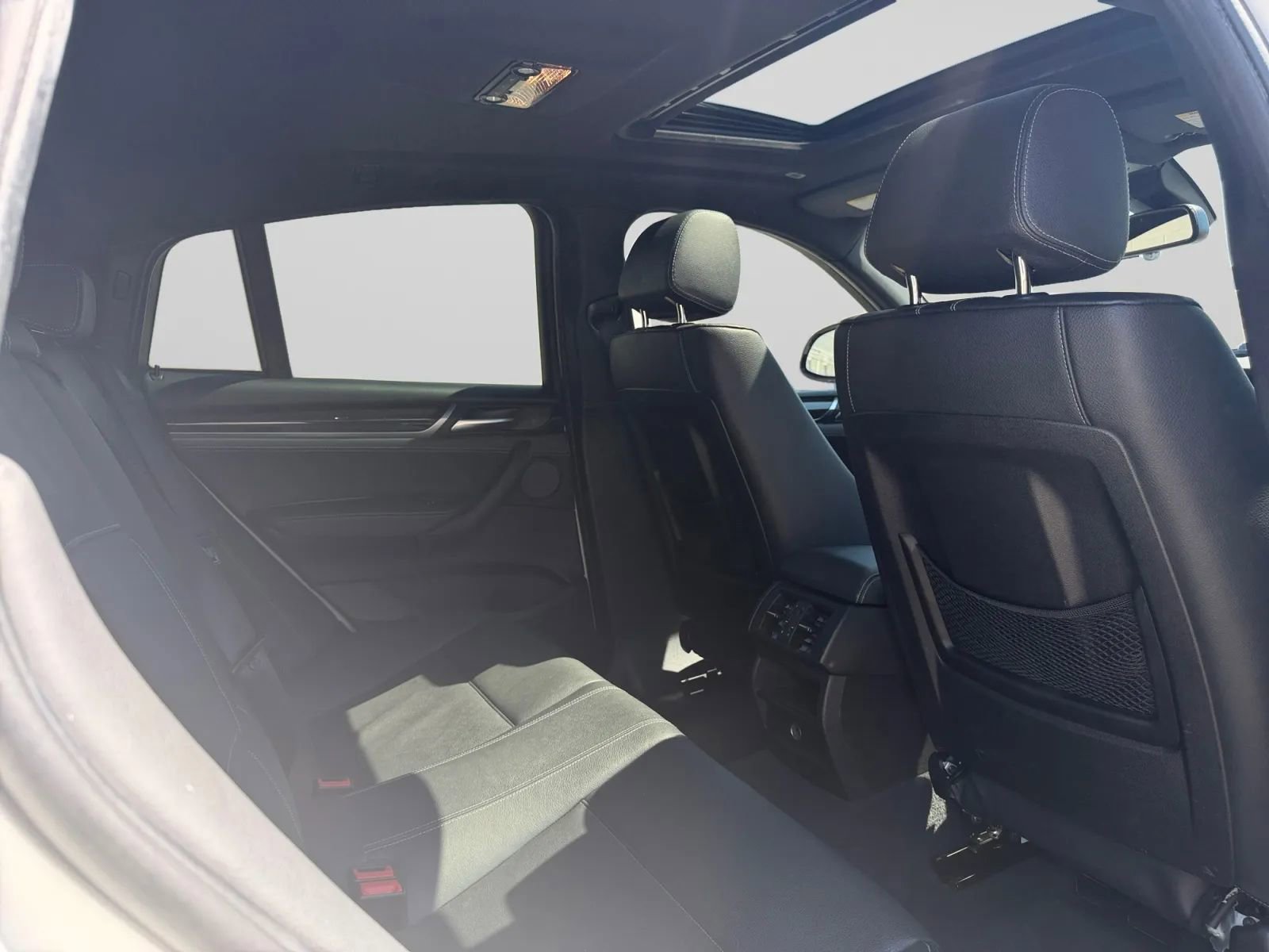 Used 2018 BMW X4 M40i image 32