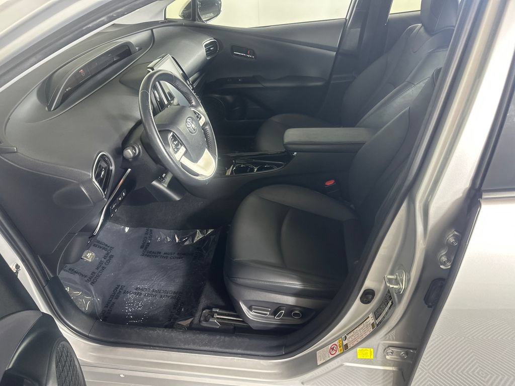 Used 2017 Toyota Prius Prime Advanced FWD image 9