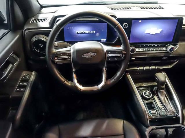 Used 2025 Chevrolet Colorado Trail Boss w/ Midnight Edition AWD/4WD image 16