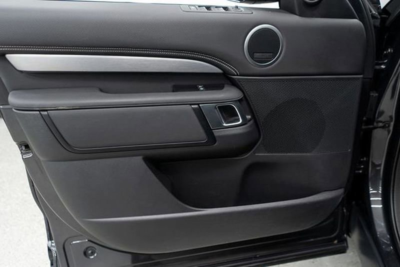 Used 2023 Land Rover Discovery S R-Dynamic image 19