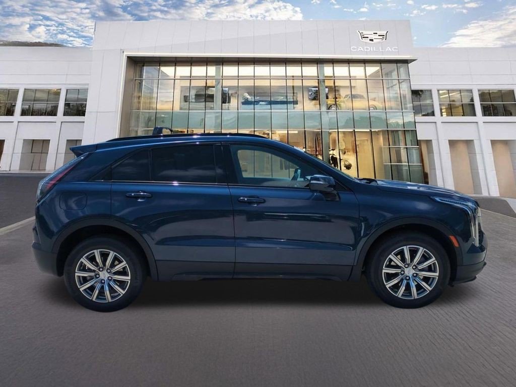 Certified 2022 Cadillac XT4 Sport FWD image 4