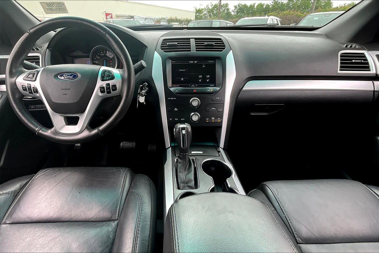 Used 2015 Ford Explorer XLT w/ Equipment Group 202A image 16