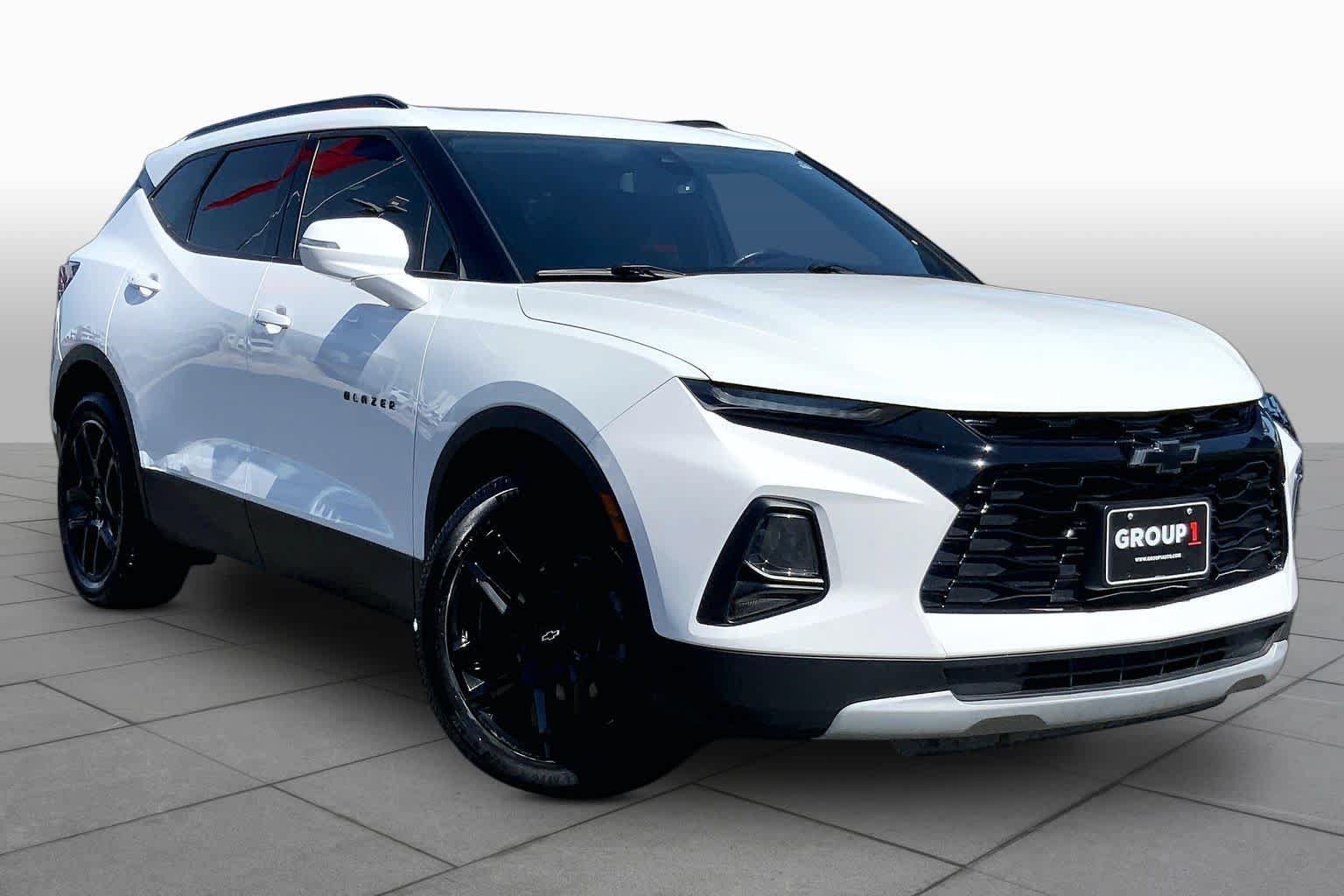 Used 2022 Chevrolet Blazer LT w/ LPO, Black Accent Package FWD image 3