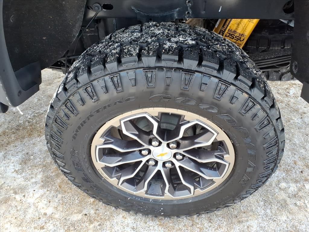 Used 2022 Chevrolet Colorado ZR2 image 11