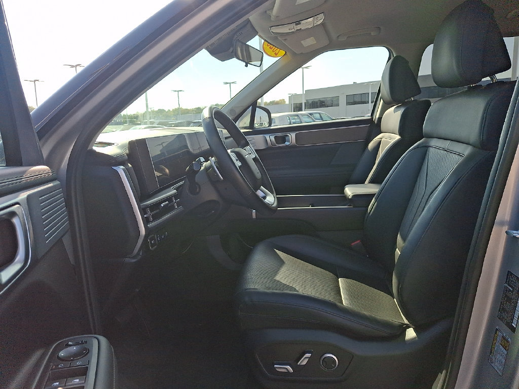 Used 2026 Hyundai Santa Fe SEL AWD/4WD image 13