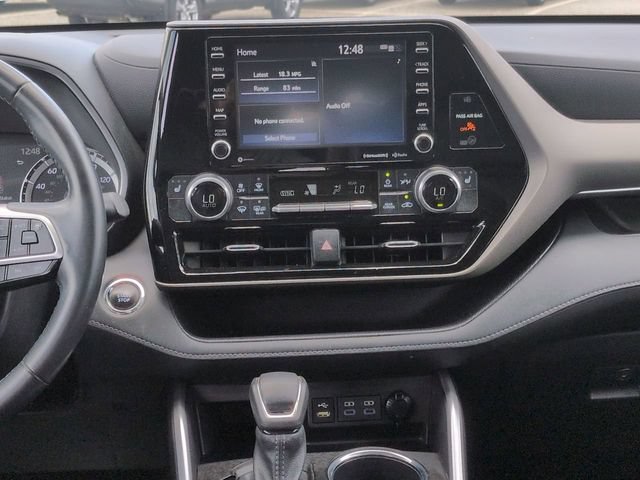 Used 2022 Toyota Highlander XLE AWD/4WD image 18