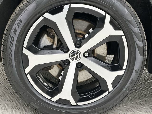 Used 2021 Volkswagen Tiguan SEL image 11