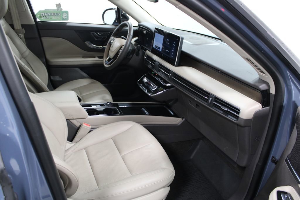 Used 2023 Lincoln Corsair Reserve w/ Equipment Group 201A image 28