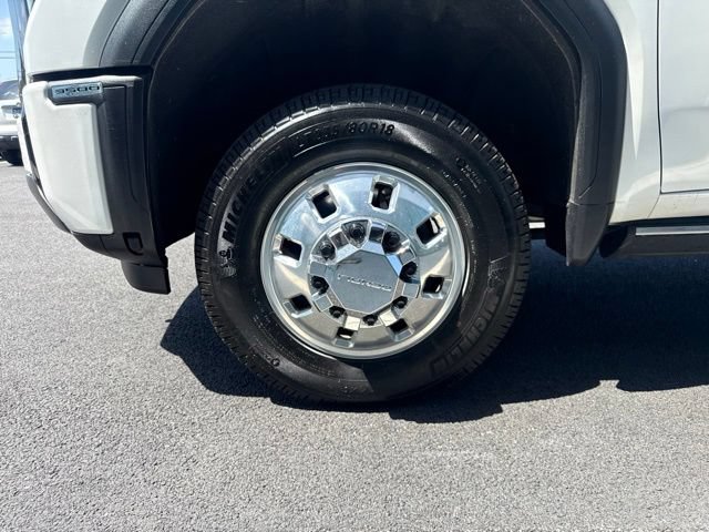 Used 2024 GMC Sierra 3500 Denali Ultimate AWD/4WD image 8