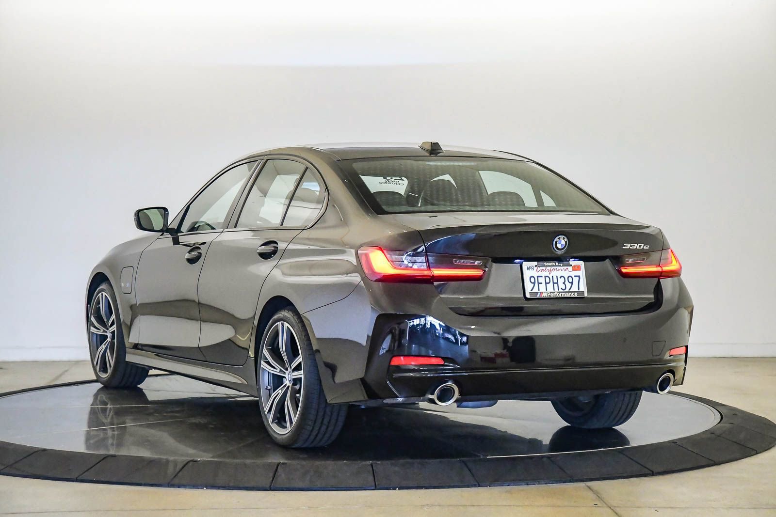 Certified 2023 BMW 330e w/ Premium Package RWD image 2