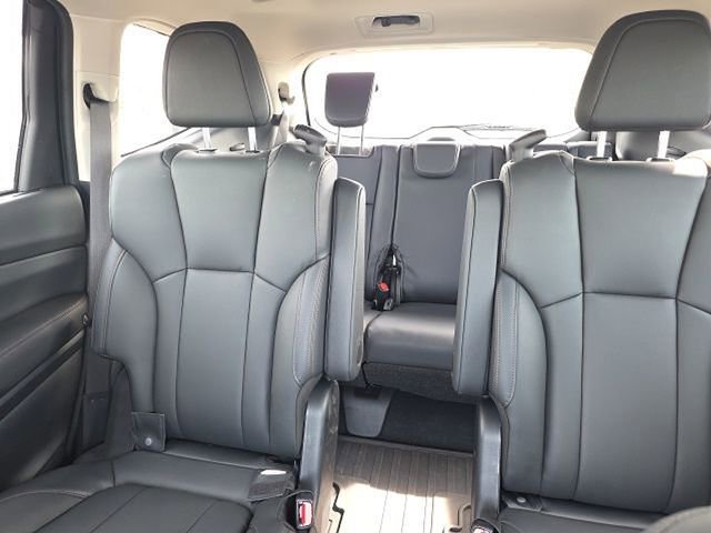 Used 2025 Subaru Ascent Bronze Edition w/ Popular Package #2 image 13