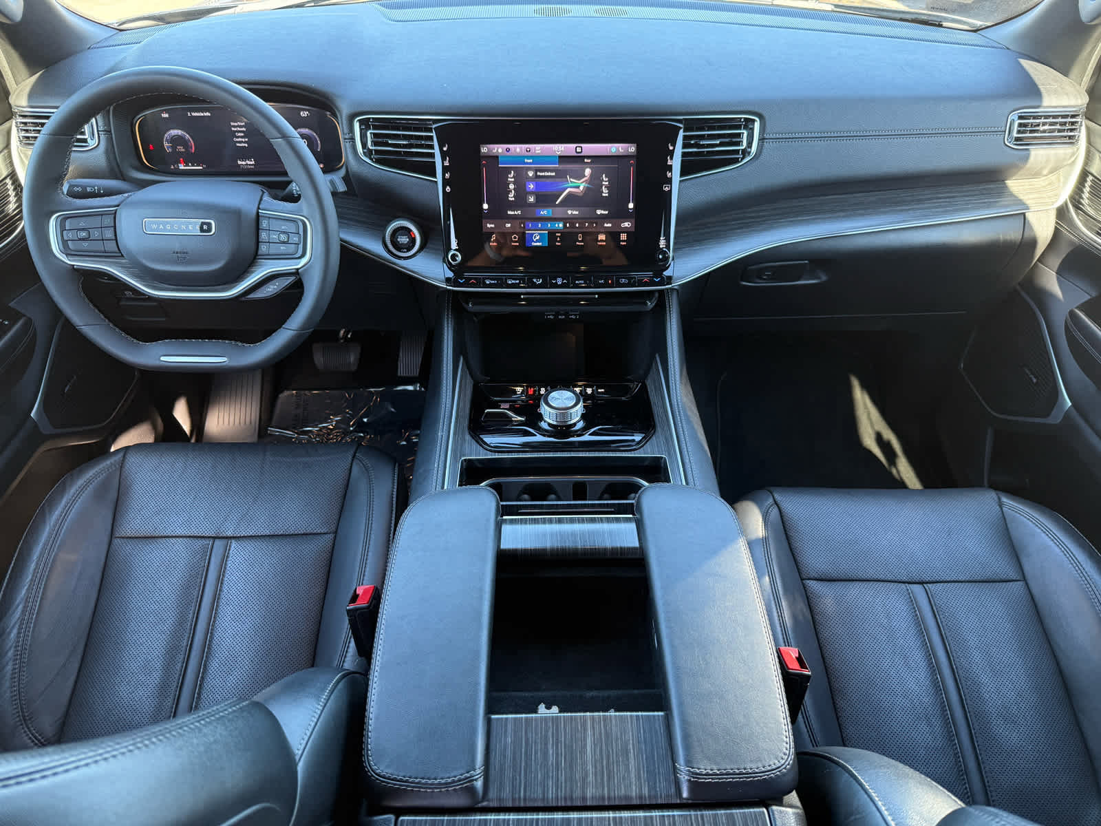 Used 2023 Jeep Wagoneer L Series II image 12