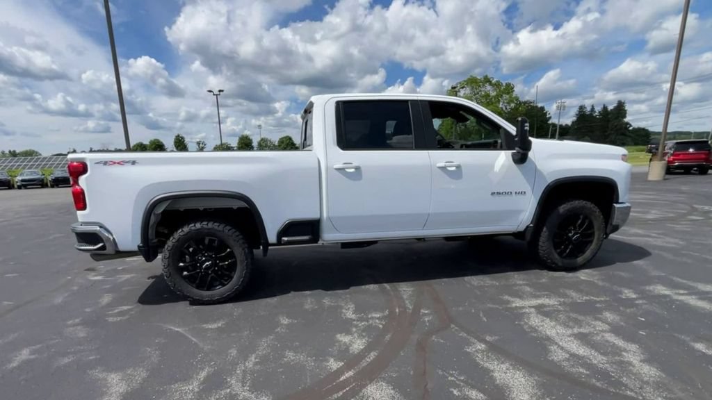 Used 2025 Chevrolet Silverado 2500 LT w/ Safety Package AWD/4WD image 9