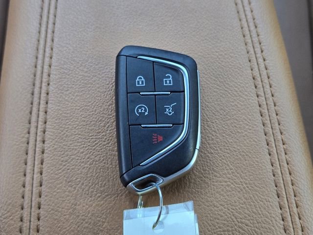 Used 2024 Cadillac XT4 Premium Luxury w/ Technology Package image 23