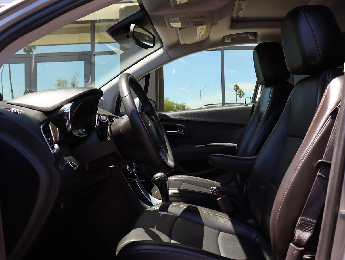 Used 2020 Chevrolet Trax Premier w/ LPO, Protection Package FWD image 38