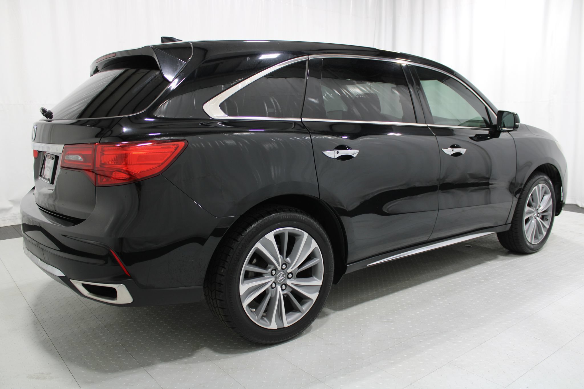 Used 2017 Acura MDX w/ Tech & Entertainment Packag FWD image 6