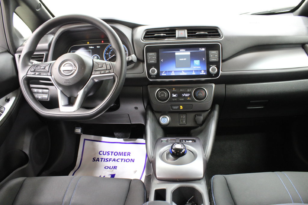 Used 2025 Nissan Leaf S FWD image 9