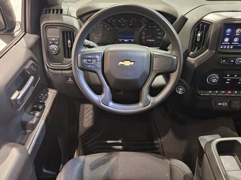 Used 2022 Chevrolet Silverado 1500 Custom image 9