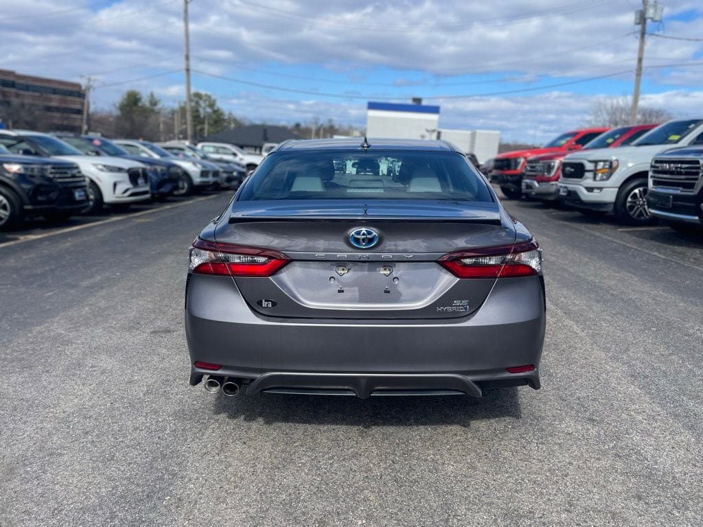 Used 2022 Toyota Camry SE FWD image 6
