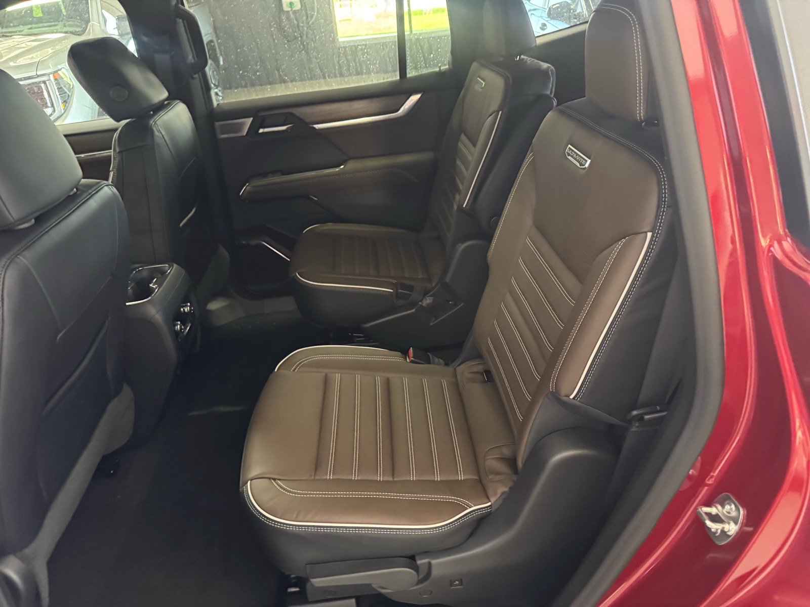 New 2027 GMC Acadia Denali Ultimate w/ LPO, Floor Liner Package AWD/4WD image 11