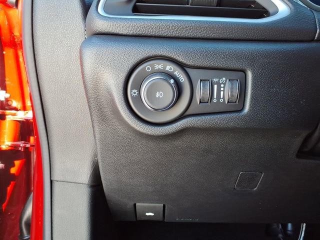 New 2026 Chrysler Pacifica Select image 16