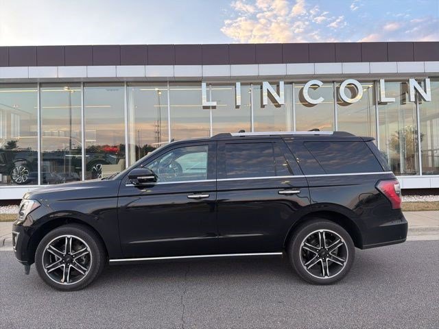 Used 2021 Ford Expedition Limited AWD/4WD image 2