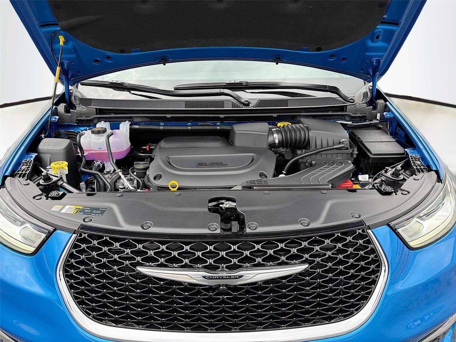 New 2026 Chrysler Pacifica Select AWD/4WD image 30