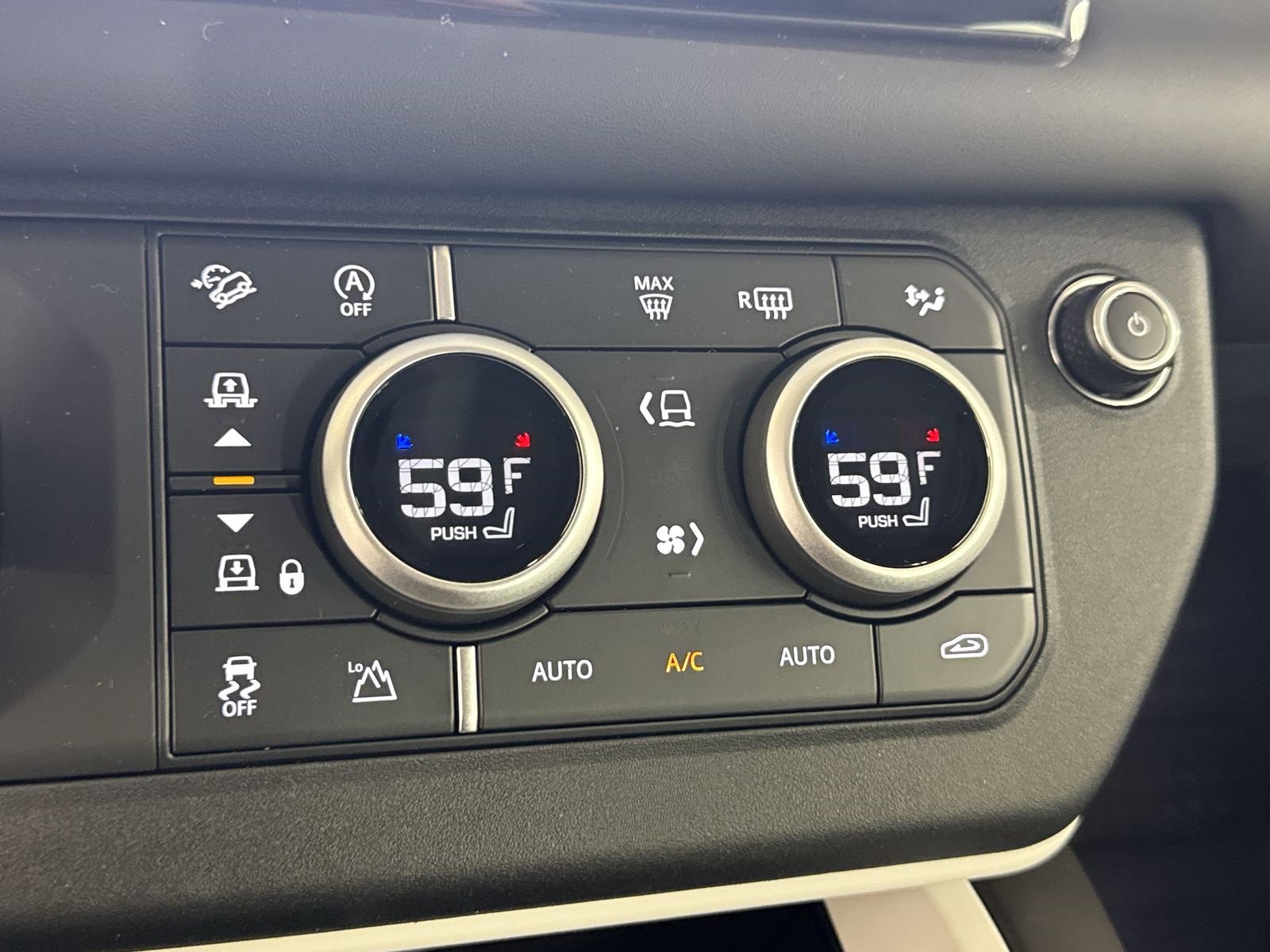 New 2025 Land Rover Defender 130 S image 16