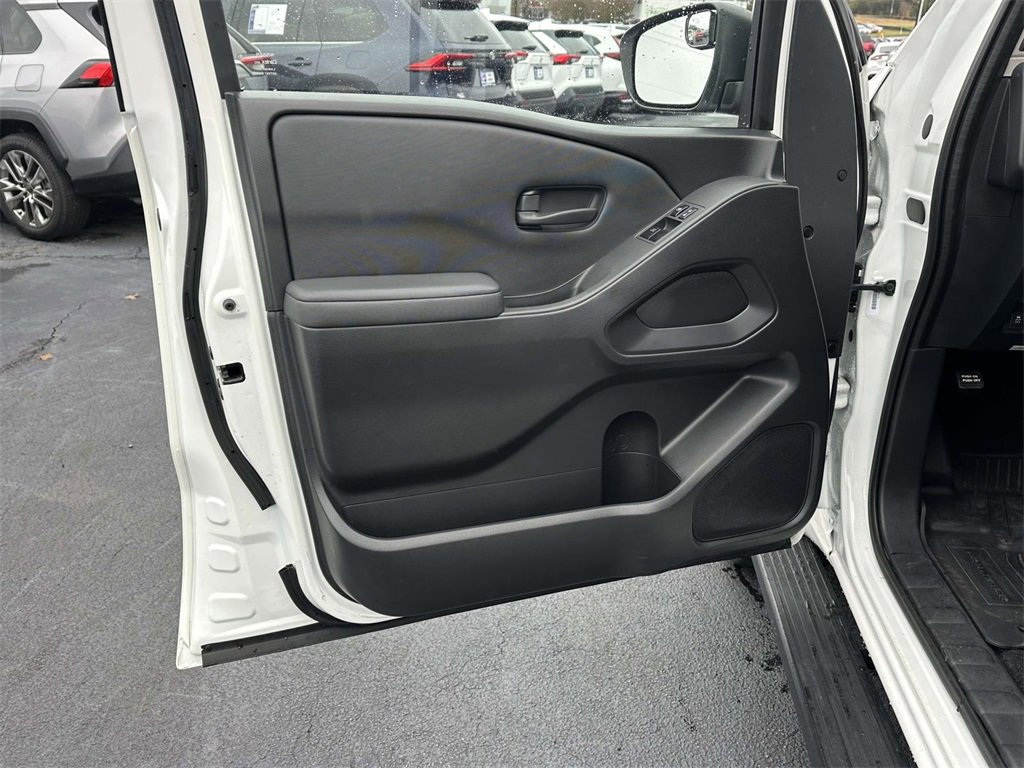 Used 2022 Nissan Frontier S image 5