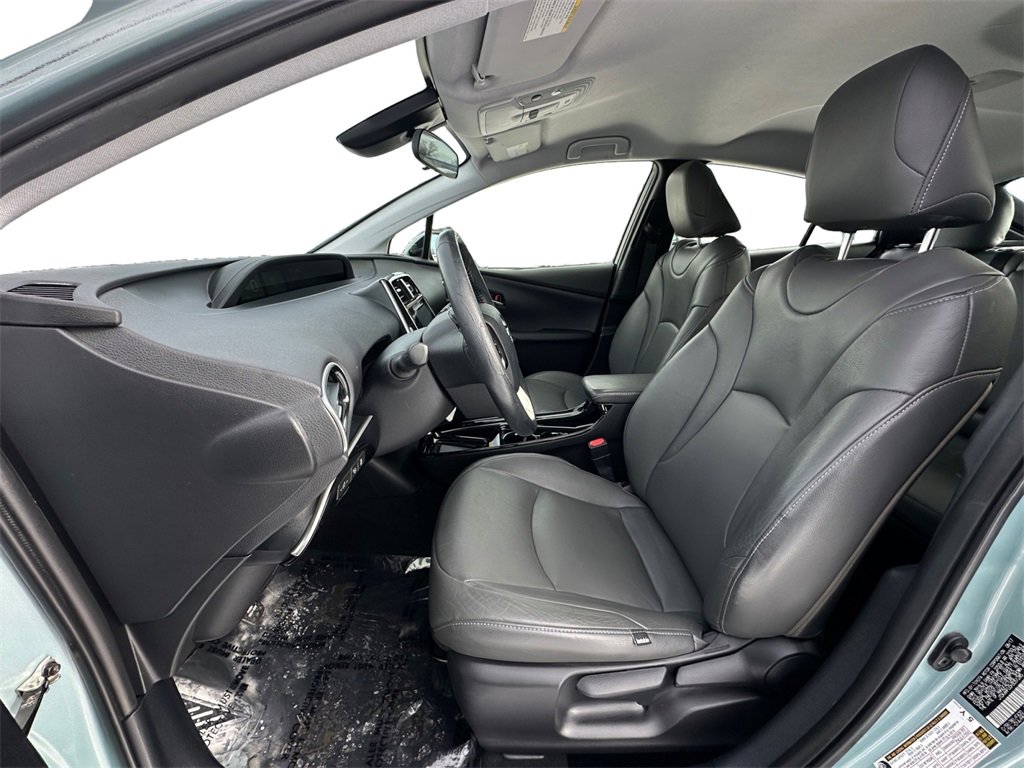 Used 2017 Toyota Prius Three image 9