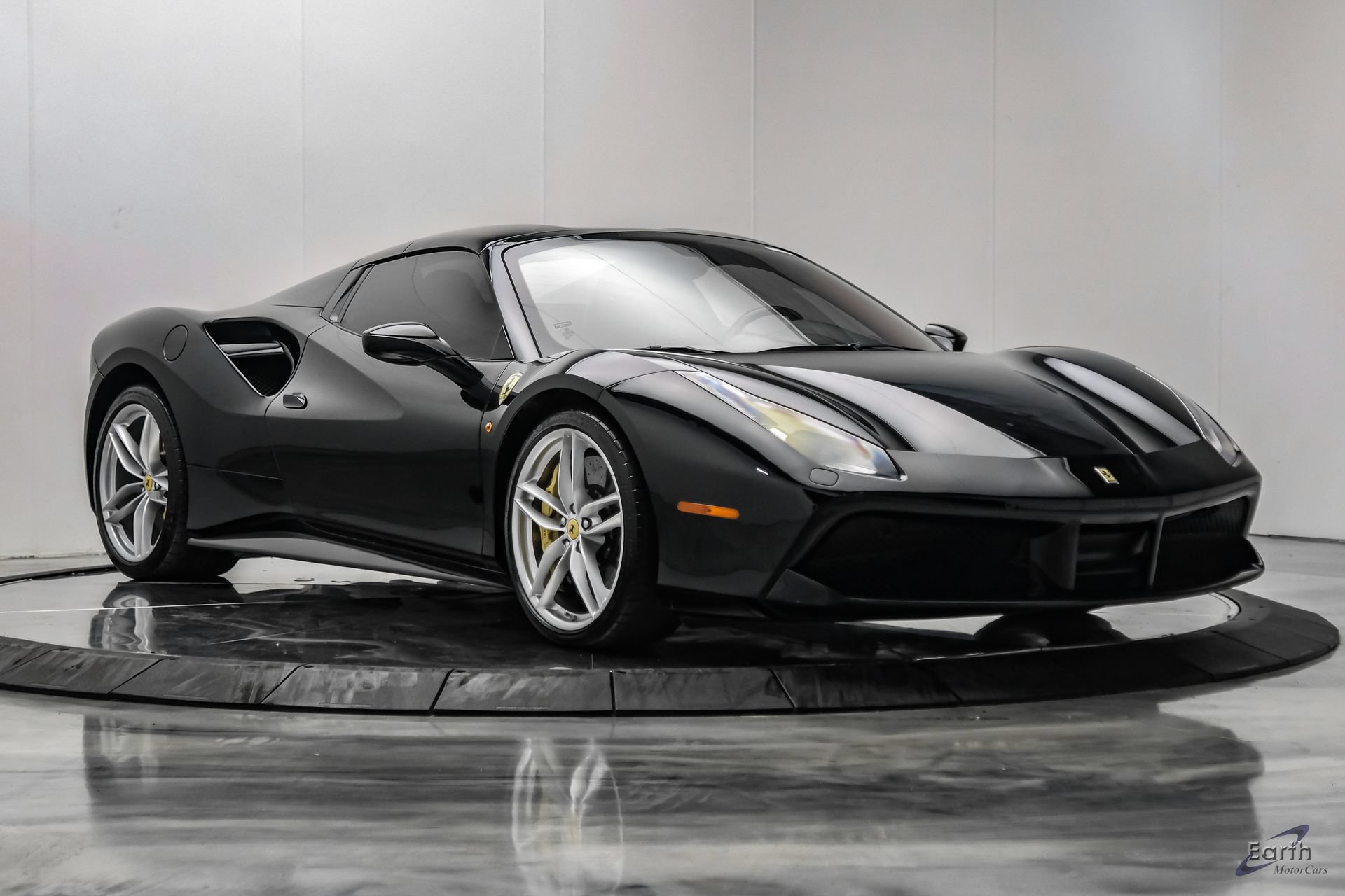 Used 2018 Ferrari 488 Spider RWD image 32