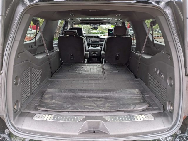 Used 2024 GMC Yukon XL Denali w/ Advanced Technology Package AWD/4WD image 13
