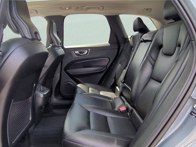 Used 2023 Volvo XC60 B5 Core w/ Climate Package AWD/4WD image 10