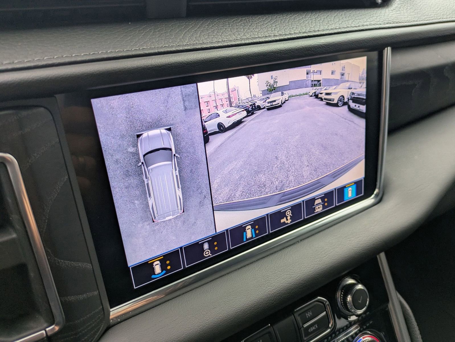 Used 2021 GMC Yukon Denali w/ Denali Ultimate Package image 21