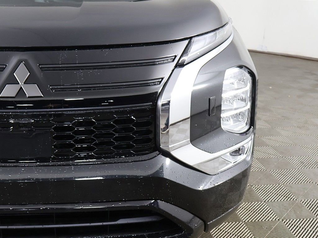 New 2026 Mitsubishi Outlander LE AWD/4WD image 14
