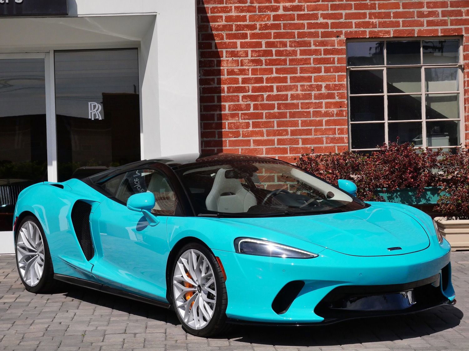 Used 2023 McLaren GT RWD image 1