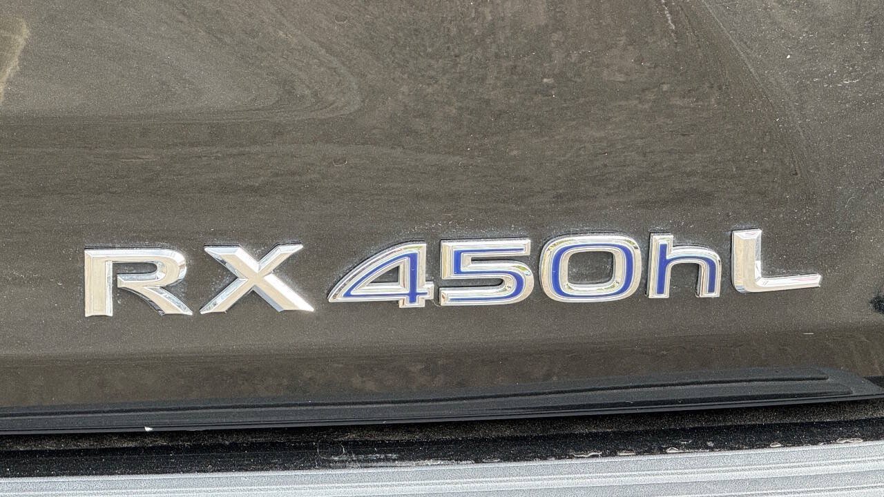 Used 2018 Lexus RX 450hL Premium w/ Premium Package AWD/4WD image 28
