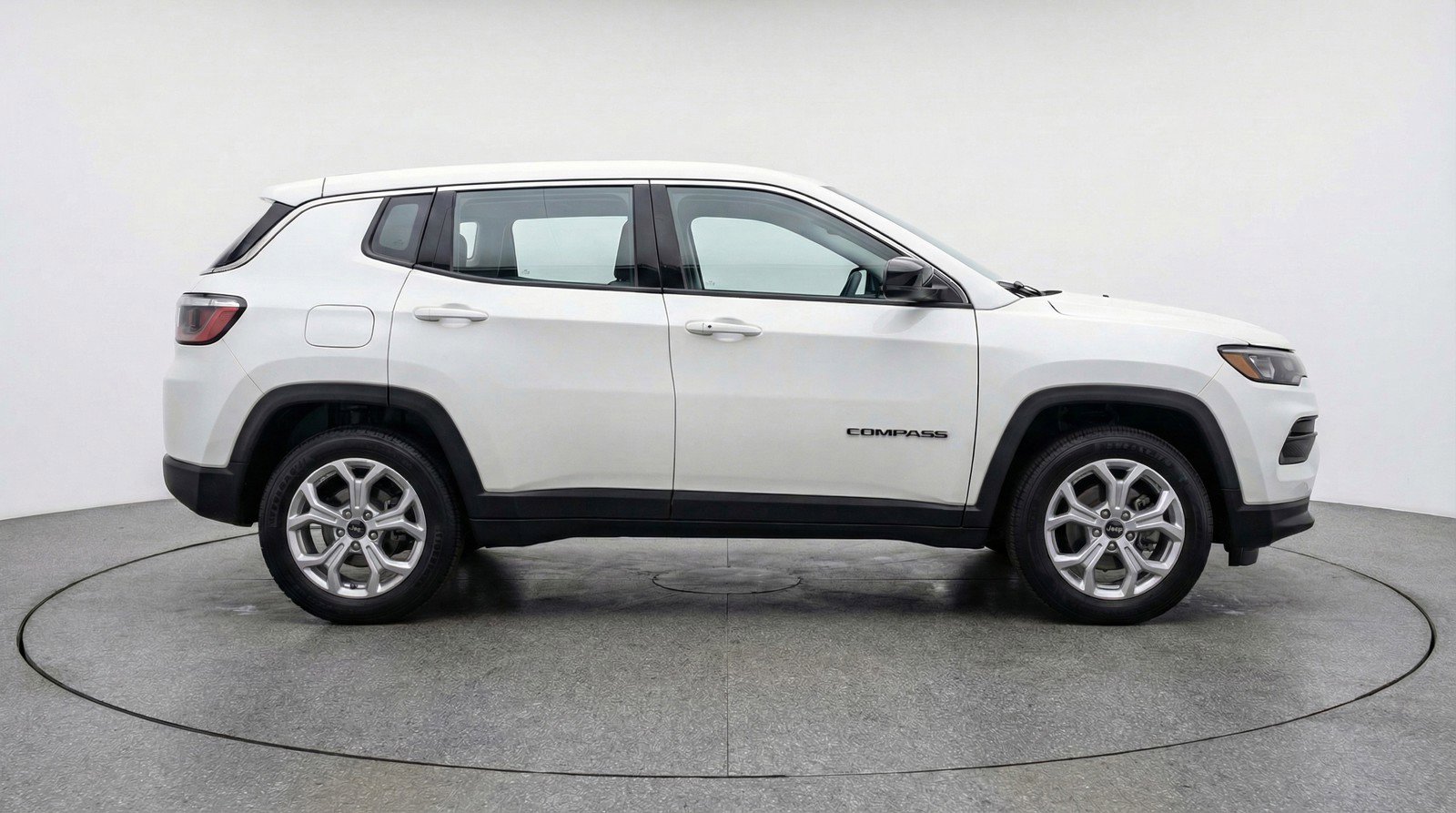Used 2025 Jeep Compass Latitude AWD/4WD image 11