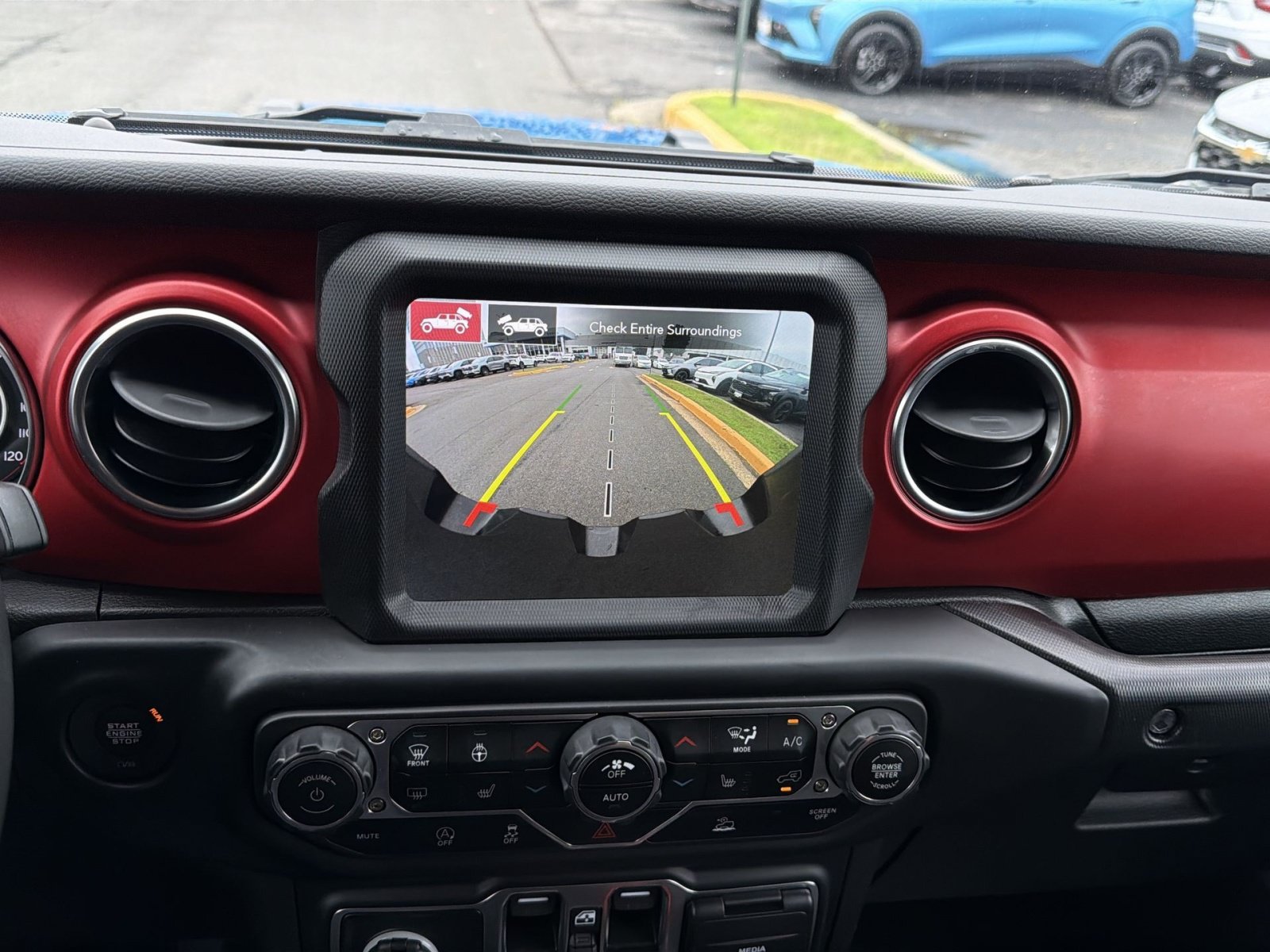 Used 2022 Jeep Wrangler Unlimited Rubicon w/ Steel Bumper Group AWD/4WD image 19
