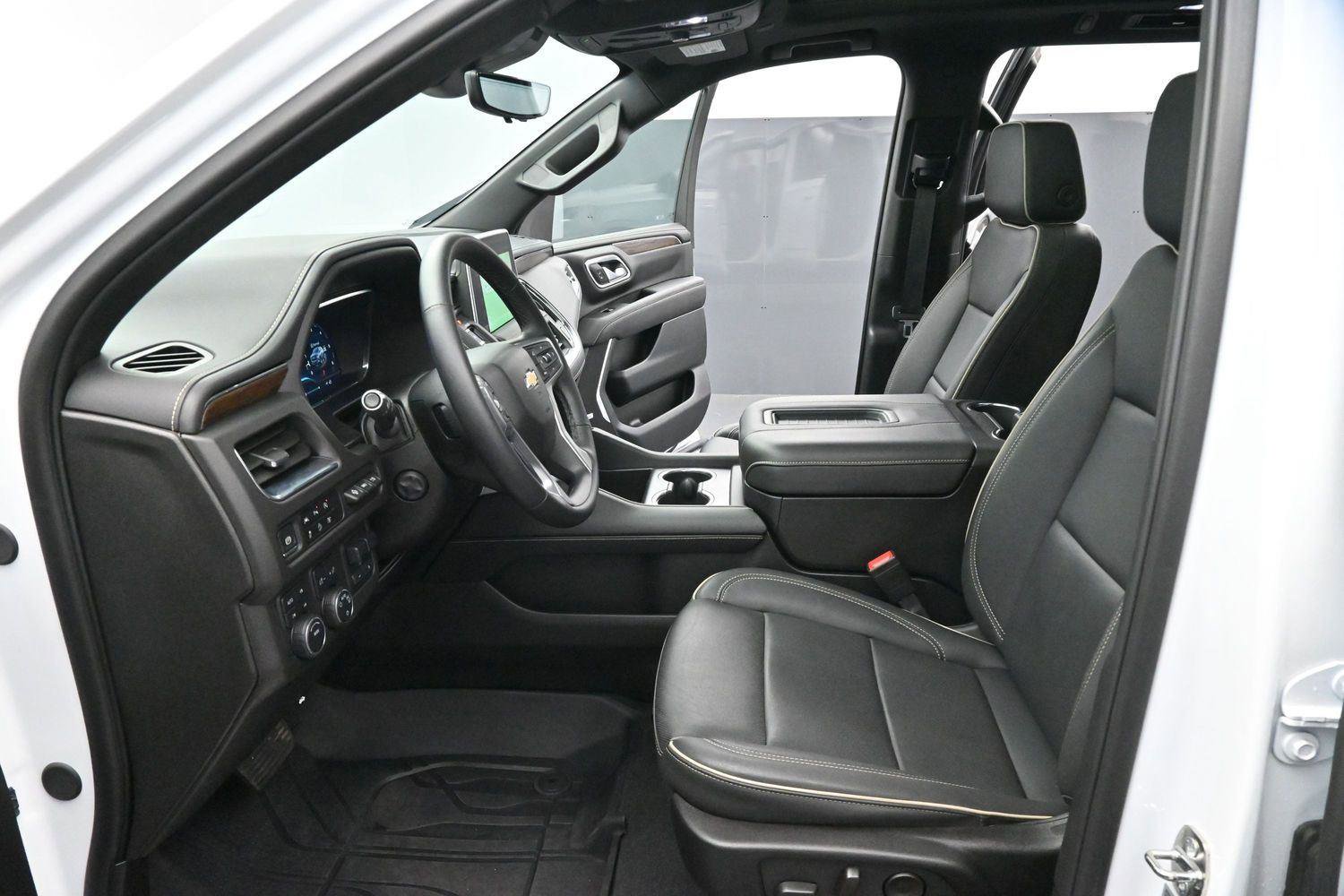 Used 2024 Chevrolet Suburban Premier w/ Premium Package AWD/4WD image 12