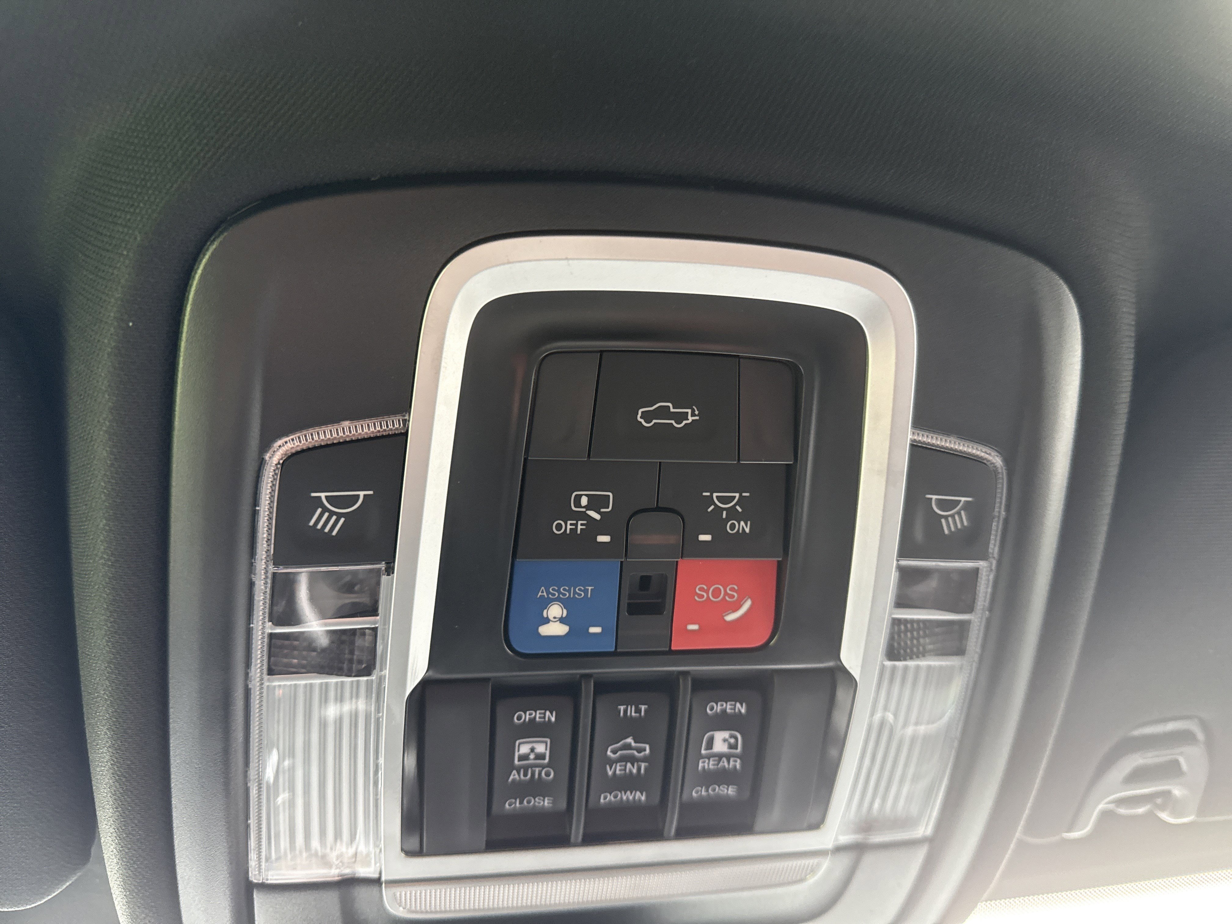 Used 2023 RAM 2500 Limited image 25